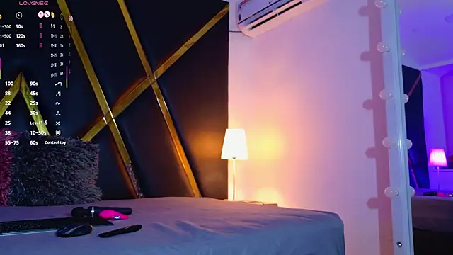 Adel Nesbiit online show from 09/10/25, 07:24