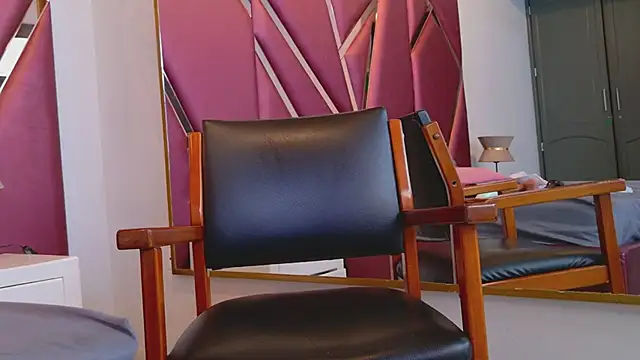 Adel Nesbiit online show from 03/13/25, 09:48