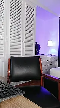 Adel Nesbiit online show from 12/04/25, 07:46