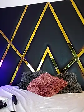 Adel Nesbiit online show from 10/07/25, 07:37