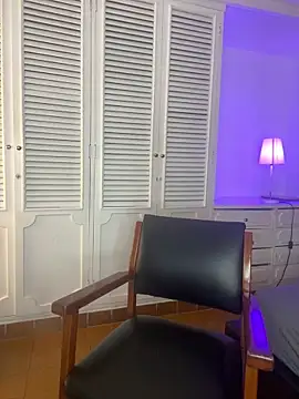 Adel Nesbiit online show from 05/06/26, 07:51