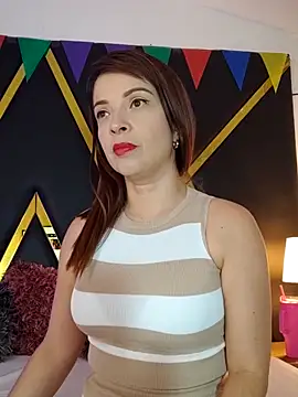 Adel Nesbiit online show from 10/05/25, 09:44