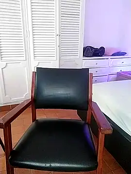 Adel Nesbiit online show from 02/05/26, 07:43