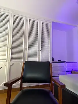Adel Nesbiit online show from 04/18/26, 07:40
