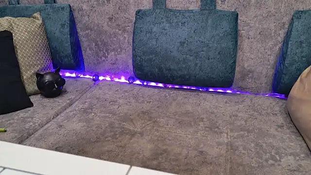 Snapshot of blackcat142 chatting on 11/06/25, 09:24 blackcat142 online show from 11/06/25, 09:24