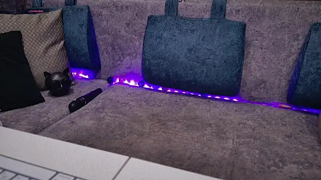 Snapshot of blackcat142 chatting on 12/04/25, 08:35 blackcat142 online show from 12/04/25, 08:35