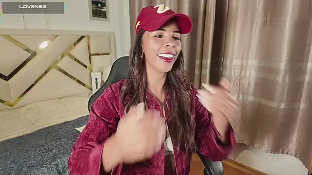 carolineamber  online show from 03/18/26, 03:53