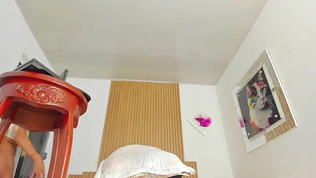 nathaly sara  online show from 09/11/25, 03:39