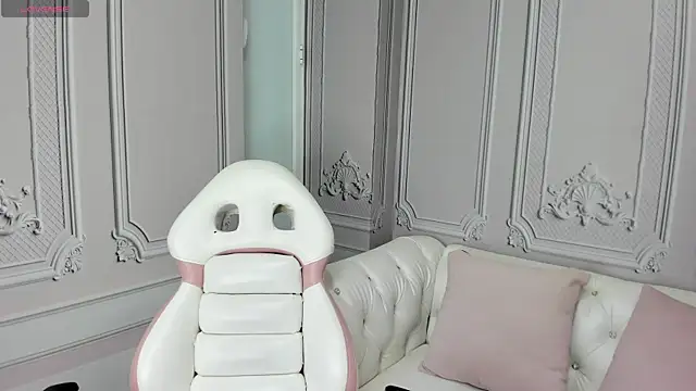 jazmin goddes  online show from 12/28/24, 02:22