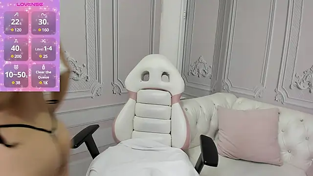 jazmin goddes  online show from 12/23/24, 07:52