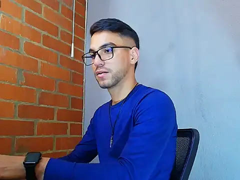 Snapshot of Leandro_valenzuela chatting on 10/11/25, 03:35 Leandro valenzuela online show from 10/11/25, 03:35