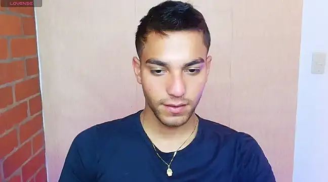 Snapshot of Leandro_valenzuela chatting on 02/28/25, 05:26 Leandro valenzuela online show from 02/28/25, 05:26
