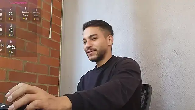 Leandro valenzuela online show from 04/08/26, 03:13