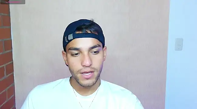 Snapshot of Leandro_valenzuela chatting on 03/03/25, 07:07 Leandro valenzuela online show from 03/03/25, 07:07