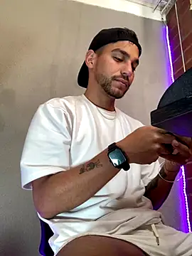 Leandro valenzuela online show from 10/22/25, 02:05