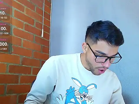 Snapshot of Leandro_valenzuela chatting on 10/12/25, 08:43 Leandro valenzuela online show from 10/12/25, 08:43