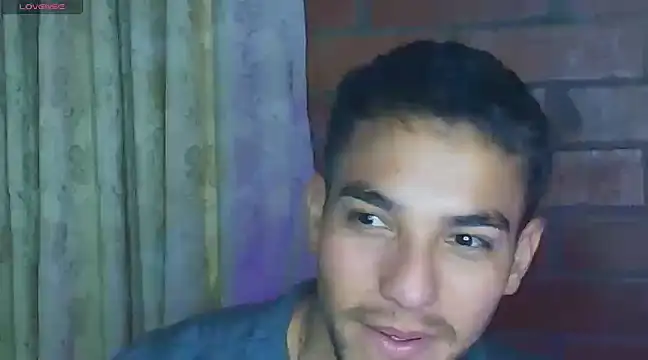 Snapshot of Leandro_valenzuela chatting on 02/10/25, 11:45 Leandro valenzuela online show from 02/10/25, 11:45