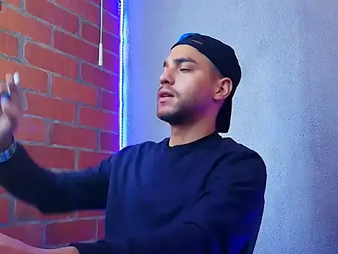 Leandro valenzuela online show from 11/06/25, 02:54