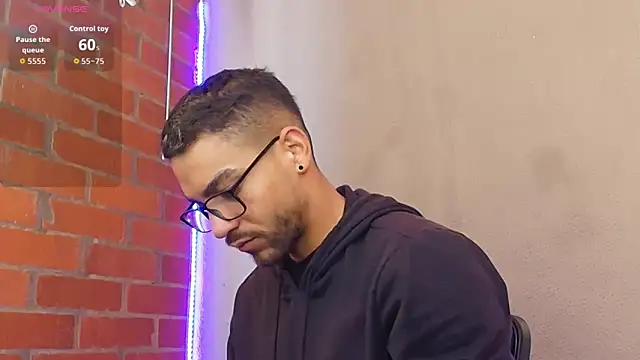 Leandro valenzuela online show from 03/10/26, 01:48