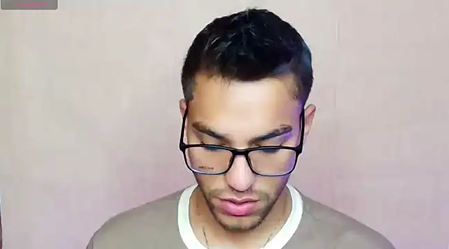 Snapshot of Leandro_valenzuela chatting on 03/04/25, 06:50 Leandro valenzuela online show from 03/04/25, 06:50