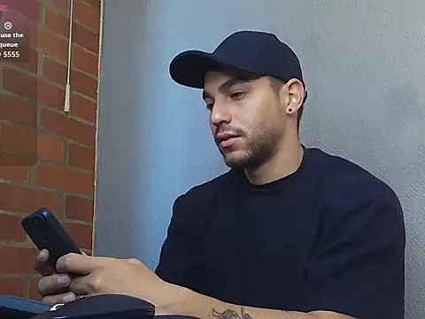 Leandro valenzuela online show from 04/18/26, 06:32