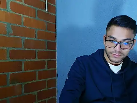 Snapshot of Leandro_valenzuela chatting on 09/21/25, 02:06 Leandro valenzuela online show from 09/21/25, 02:06