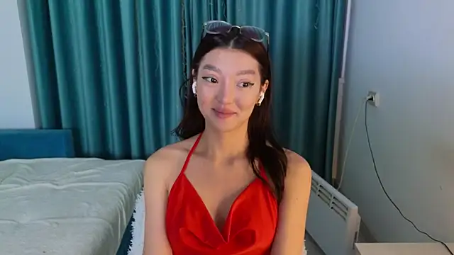 Snapshot of AudreyMell chatting on 10/15/25, 02:47 AudreyMell online show from 10/15/25, 02:47