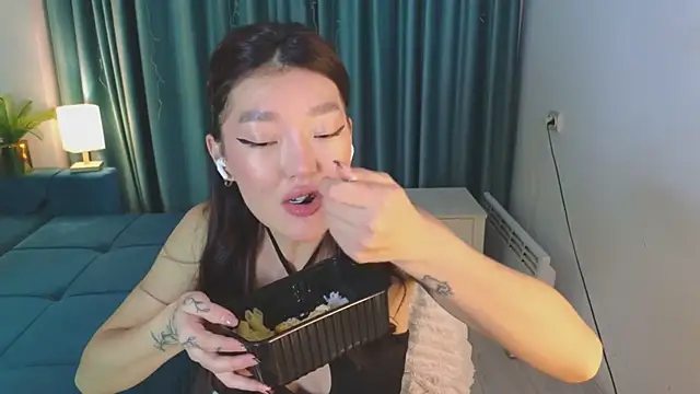 AudreyMell online show from 10/26/25, 02:39