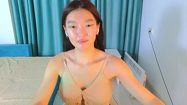 Snapshot of AudreyMell chatting on 09/19/25, 02:43 AudreyMell online show from 09/19/25, 02:43