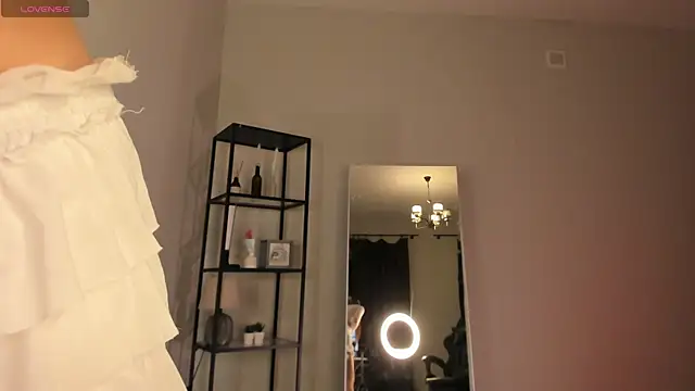 Snapshot of elfinvibes chatting on 10/03/25, 06:15 elfinvibes online show from 10/03/25, 06:15