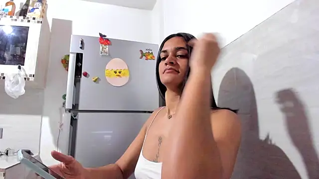 Snapshot of Biancasantillana chatting on 10/27/25, 12:17 Biancasantillana online show from 10/27/25, 12:17