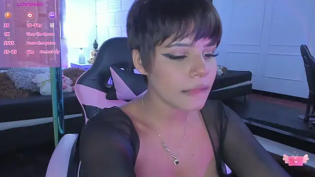 Snapshot of BonnieAnderson_ chatting on 10/15/25, 08:39 BonnieAnderson online show from 10/15/25, 08:39
