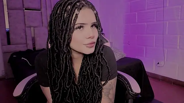 Snapshot of BonnieAnderson_ chatting on 07/14/26, 09:21 BonnieAnderson online show from 07/14/26, 09:21