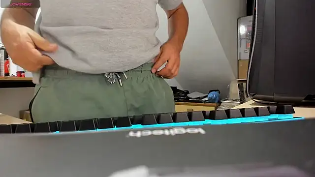 Jhonatan Morales S online show from 10/14/25, 05:41