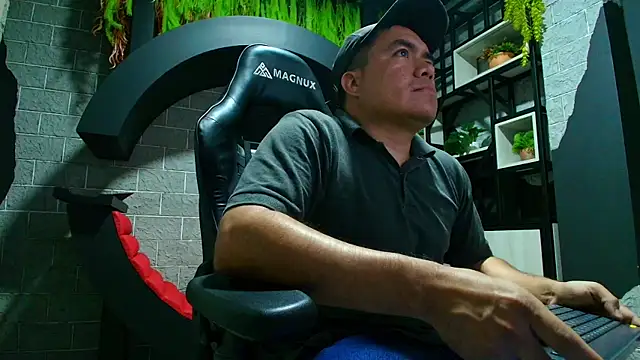 Jhonatan Morales S online show from 01/12/25, 01:32