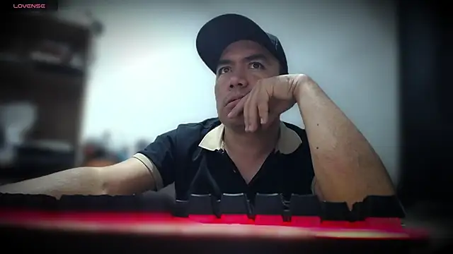 Jhonatan Morales S online show from 11/29/25, 03:06