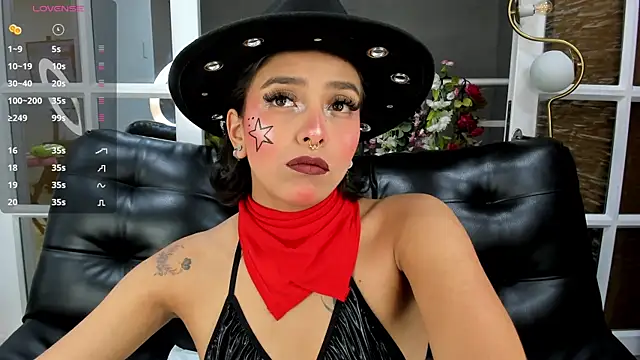 Snapshot of miss_collins chatting on 03/22/25, 11:00 miss collins online show from 03/22/25, 11:00