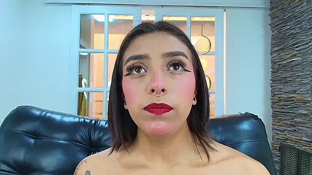 Snapshot of miss_collins chatting on 09/19/25, 06:01 miss collins online show from 09/19/25, 06:01