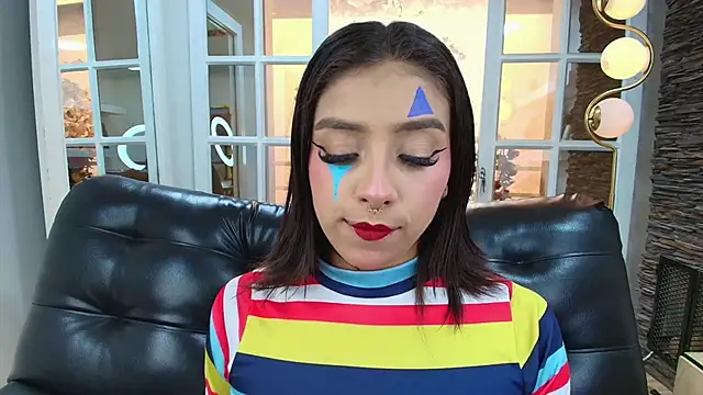 Snapshot of miss_collins chatting on 12/04/25, 05:45 miss collins online show from 12/04/25, 05:45