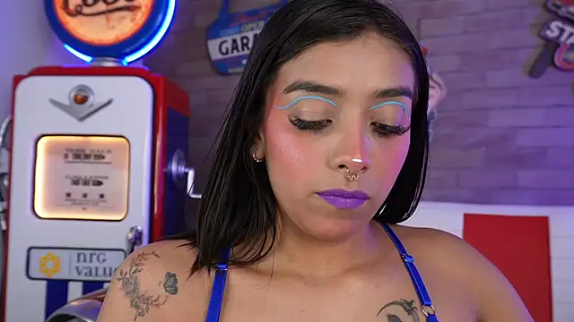 miss collins online show from 02/11/26, 06:30