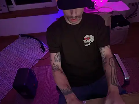 RuffClvb online show from 11/20/25, 08:15