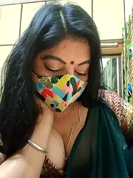 Snapshot of Ratna-777 chatting on 03/08/25, 12:33 Ratna-777 online show from 03/08/25, 12:33
