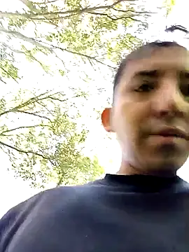 Snapshot of angelcachondo199211 chatting on 10/22/25, 01:10 angelcachondo199211 online show from 10/22/25, 01:10
