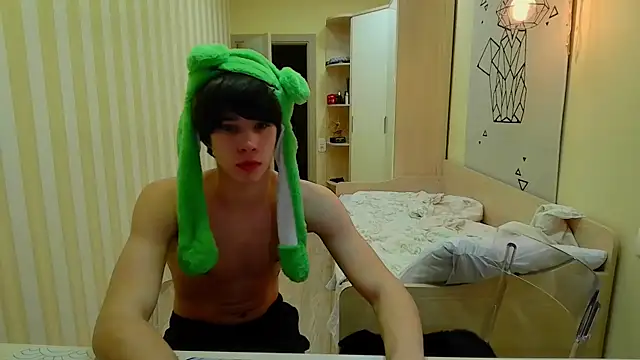 gayGamogey online show from 12/21/25, 05:47