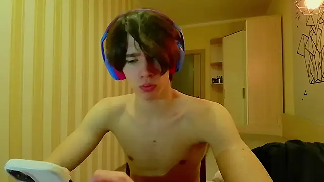 Snapshot of gayGamogey chatting on 03/18/25, 08:37 gayGamogey online show from 03/18/25, 08:37