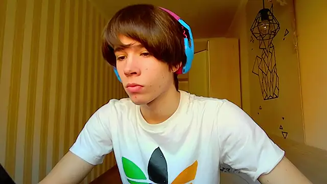 Snapshot of gayGamogey chatting on 03/07/25, 11:18 gayGamogey online show from 03/07/25, 11:18