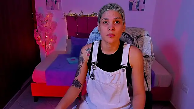 Charlee pink online show from 10/14/25, 11:58