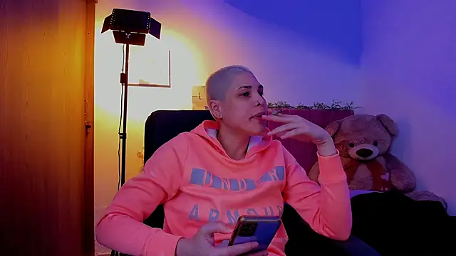 Charlee pink online show from 04/17/26, 03:20