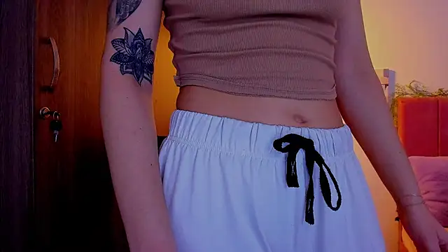 Charlee pink online show from 03/20/26, 03:40