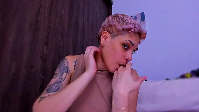 Charlee pink online show from 12/23/25, 04:56